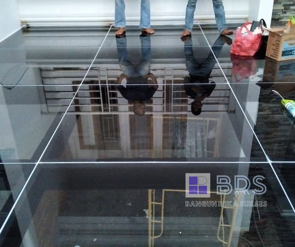 Jasa Cuci Kaca Carport